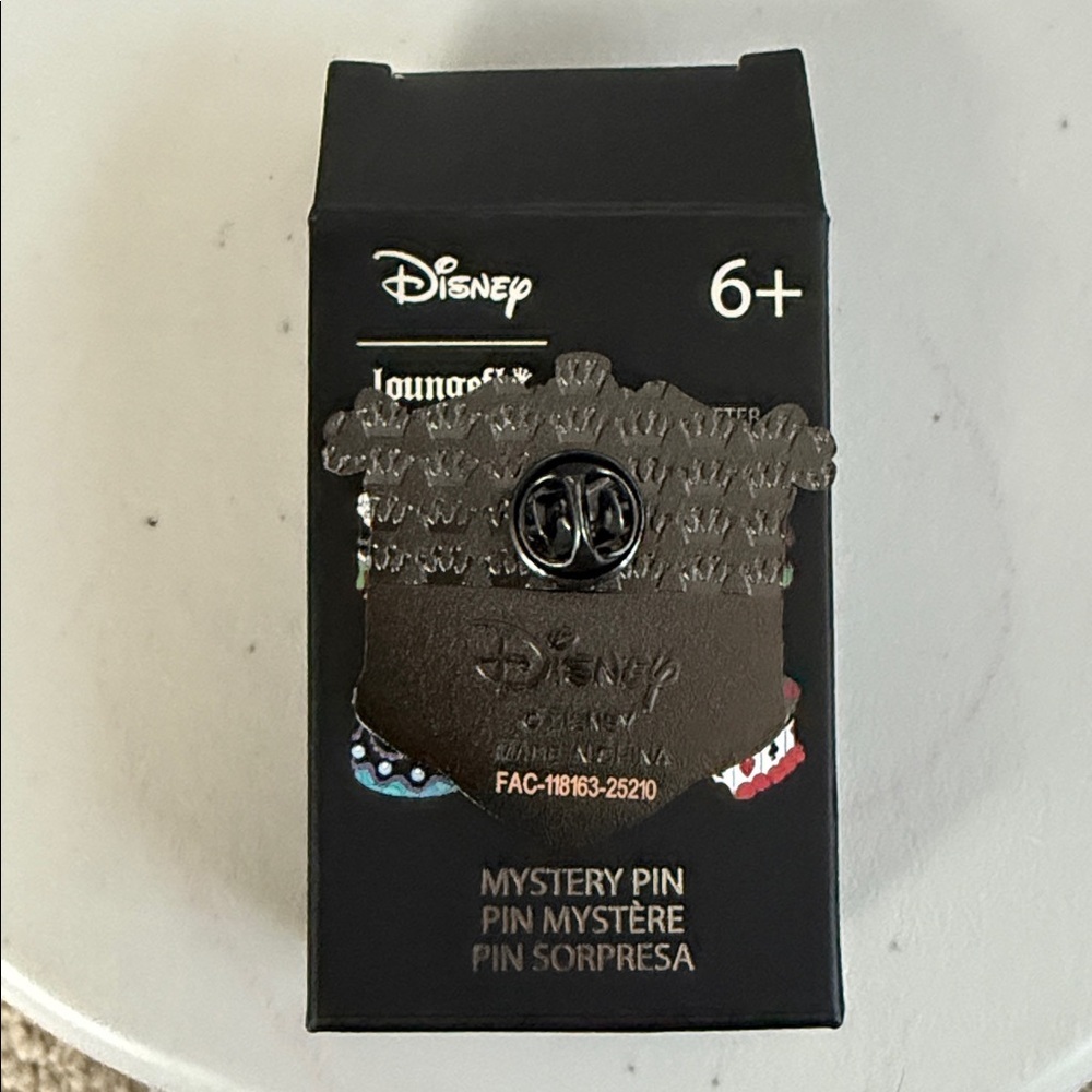 Loungefly Disney Villain Vintage Cake Blind Box Enamel Pin- Yzma - Picture 3 of 3